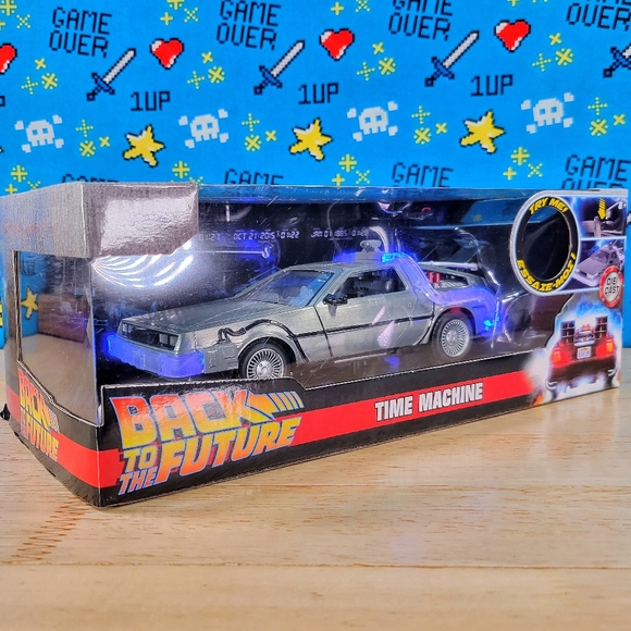 Jada Toys BTTF Part I TIME Machine W/Light 1:24 DIE-CAST Vehicle Gray - Picture 2 of 9